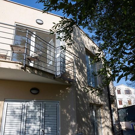 Apartment Davor Малинска Экстерьер фото