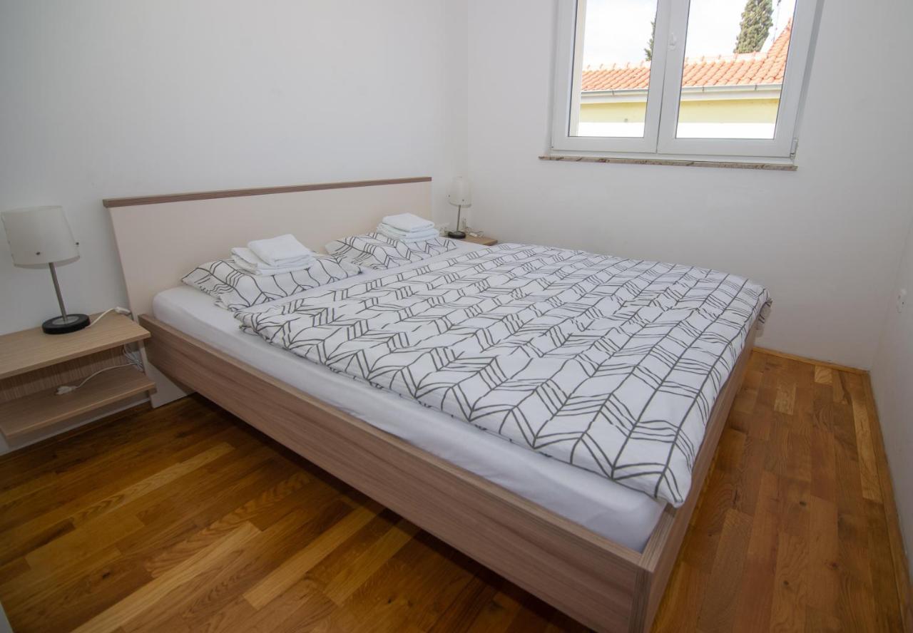 Apartment Davor Малинска Экстерьер фото