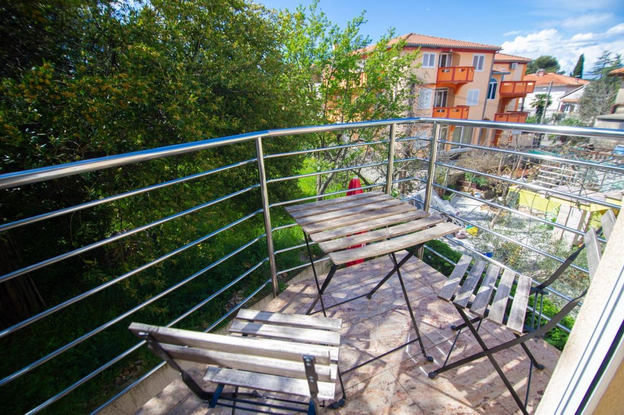 Apartment Davor Малинска Экстерьер фото
